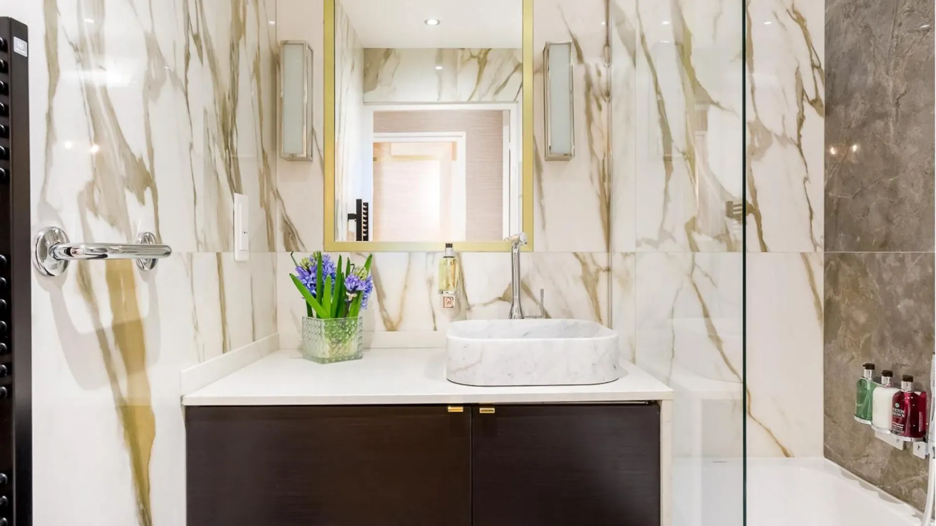 Merveil - Luxury Suite - Tour Eiffel - Laos Paris Apartment